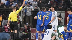 Bastoni và năm 2026 thảm họa